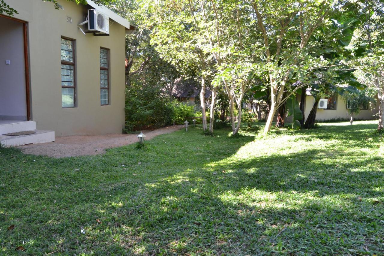 Lesoma Chobe Sunset Chalets מראה חיצוני תמונה