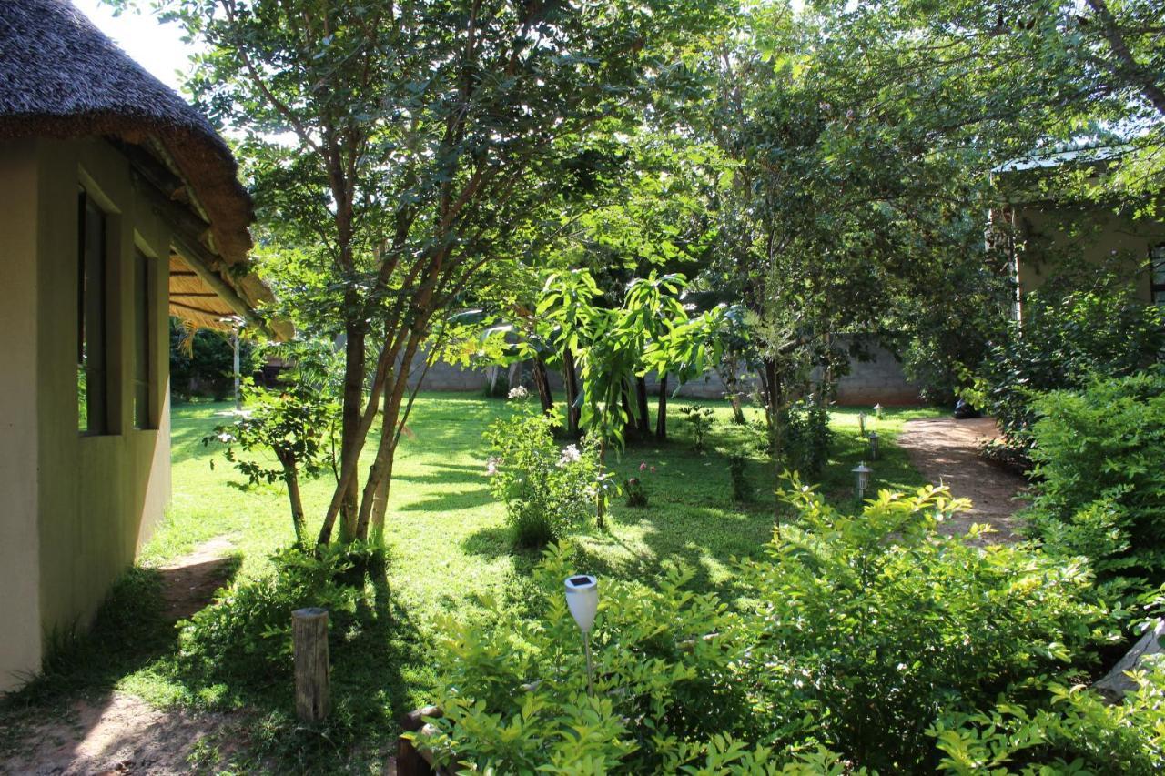 Lesoma Chobe Sunset Chalets מראה חיצוני תמונה