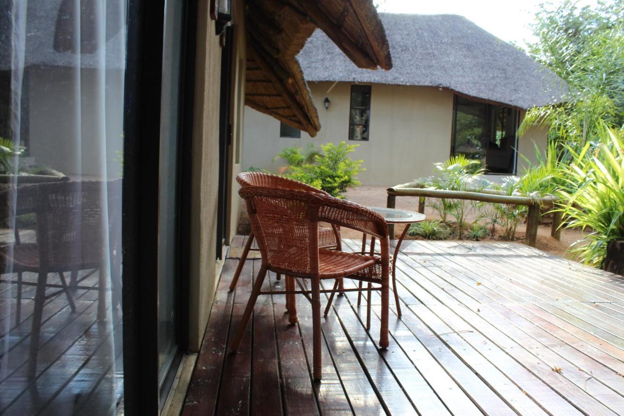 Lesoma Chobe Sunset Chalets מראה חיצוני תמונה
