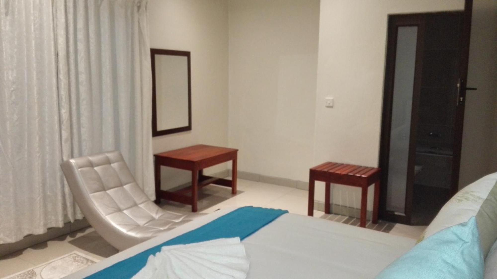 Lesoma Chobe Sunset Chalets חדר תמונה