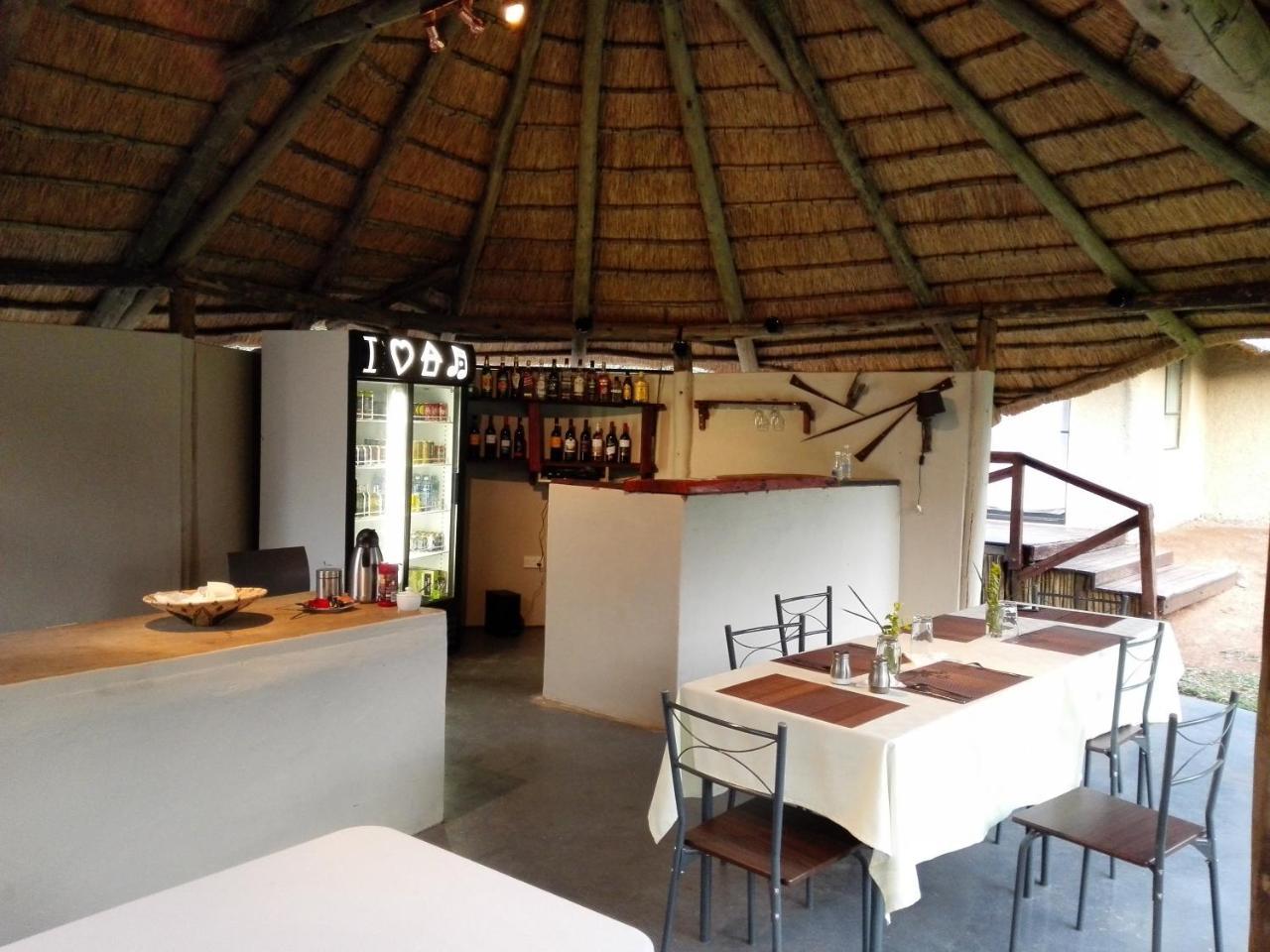 Lesoma Chobe Sunset Chalets מראה חיצוני תמונה
