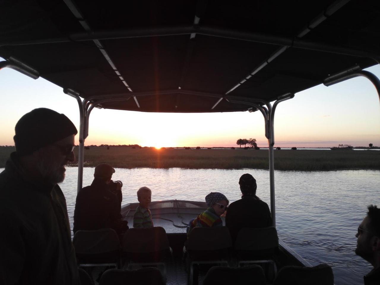 Lesoma Chobe Sunset Chalets מראה חיצוני תמונה