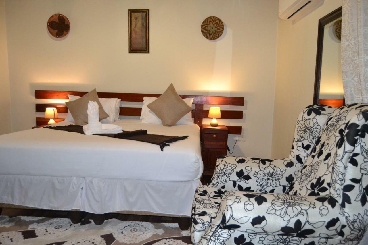Lesoma Chobe Sunset Chalets מראה חיצוני תמונה