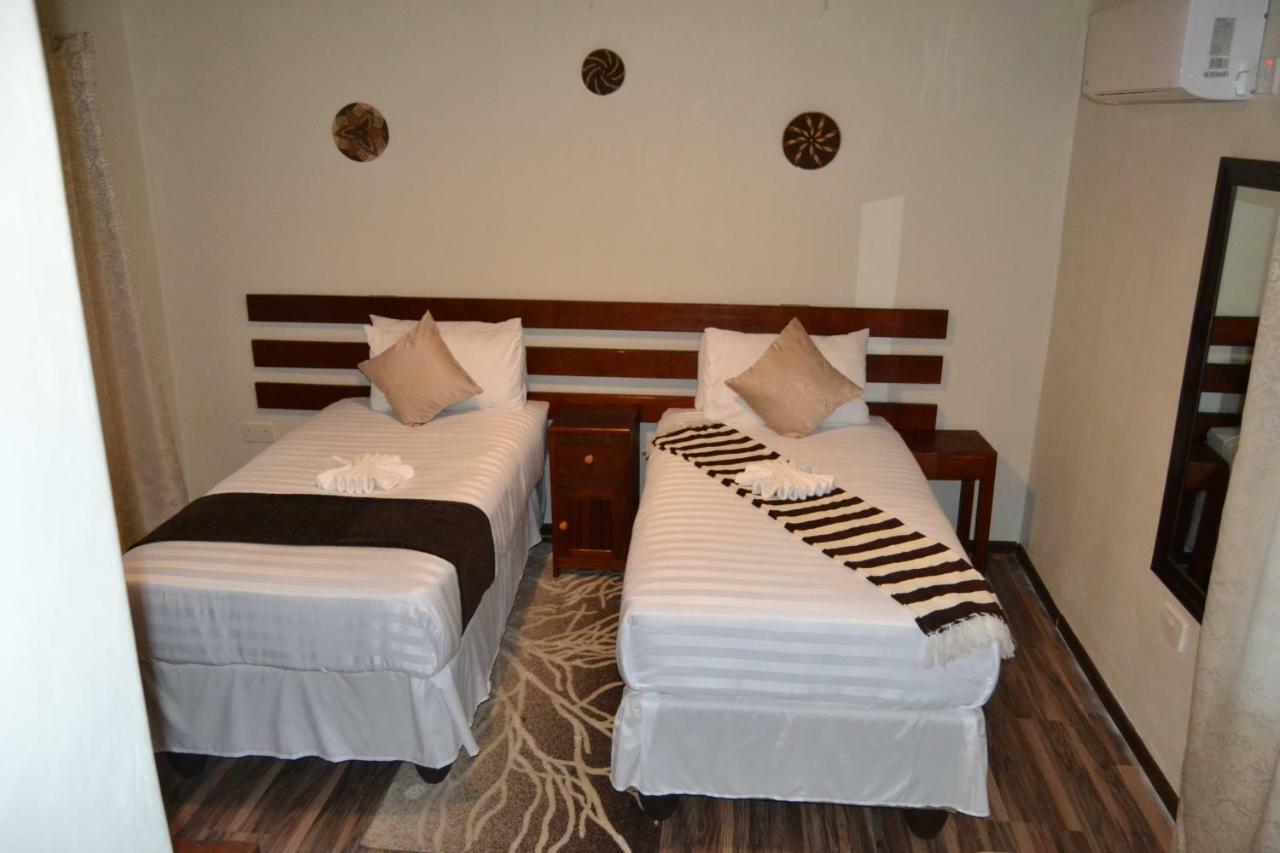 Lesoma Chobe Sunset Chalets מראה חיצוני תמונה