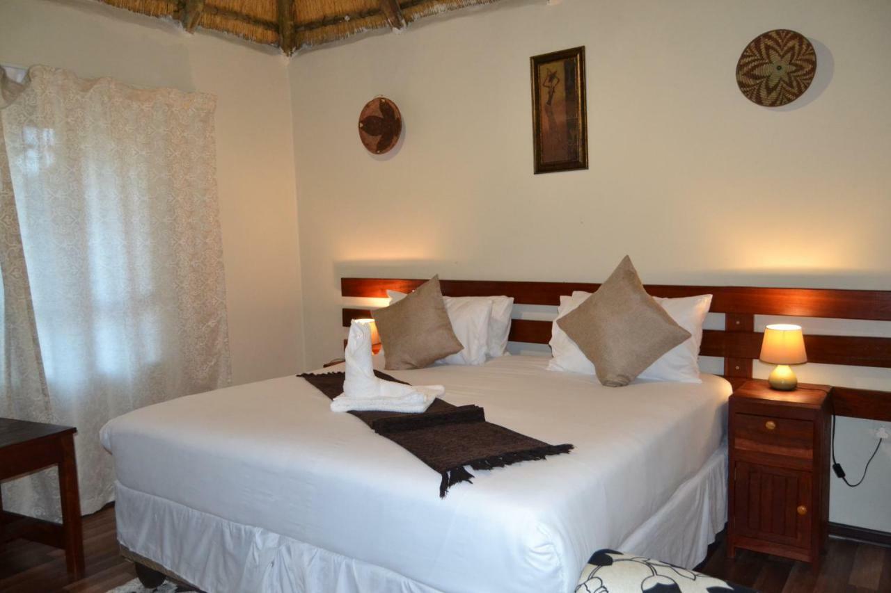 Lesoma Chobe Sunset Chalets מראה חיצוני תמונה