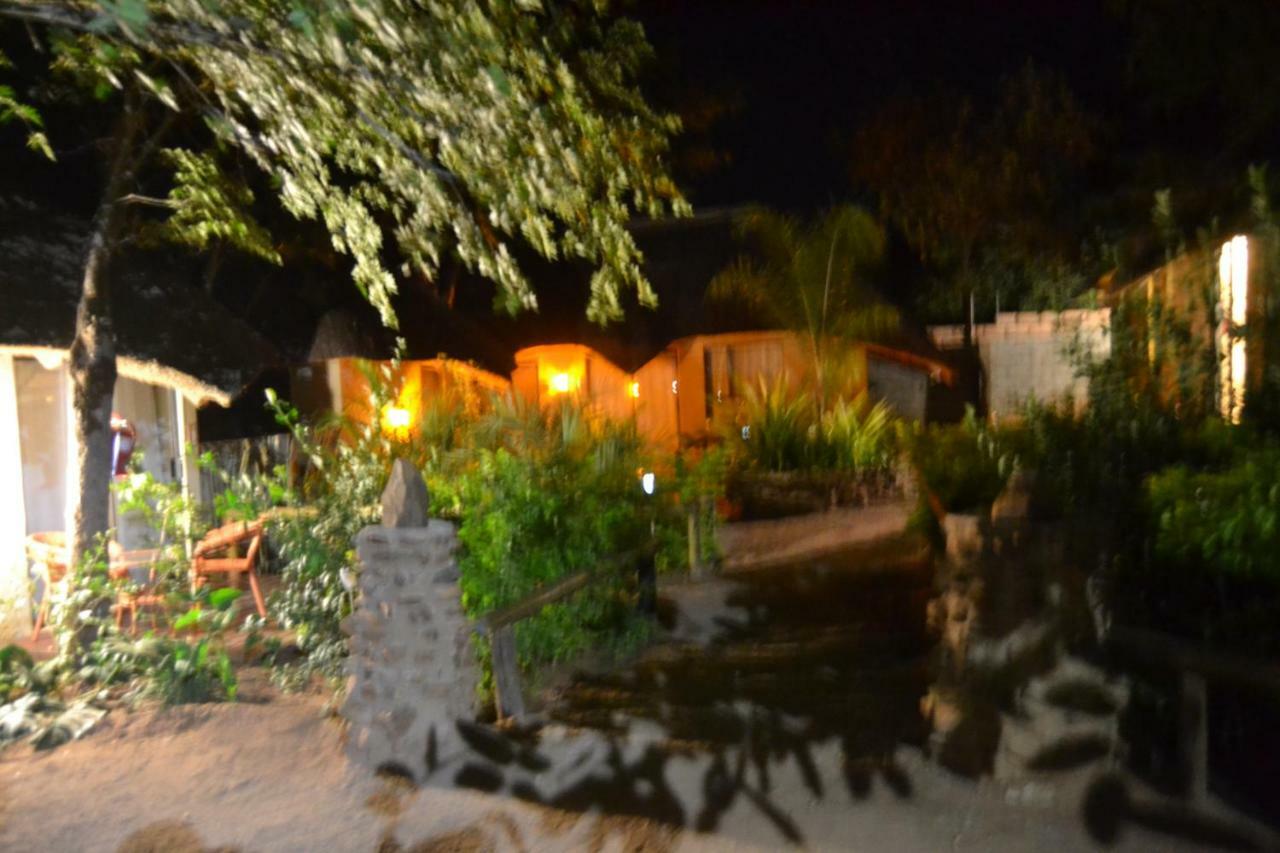 Lesoma Chobe Sunset Chalets מראה חיצוני תמונה